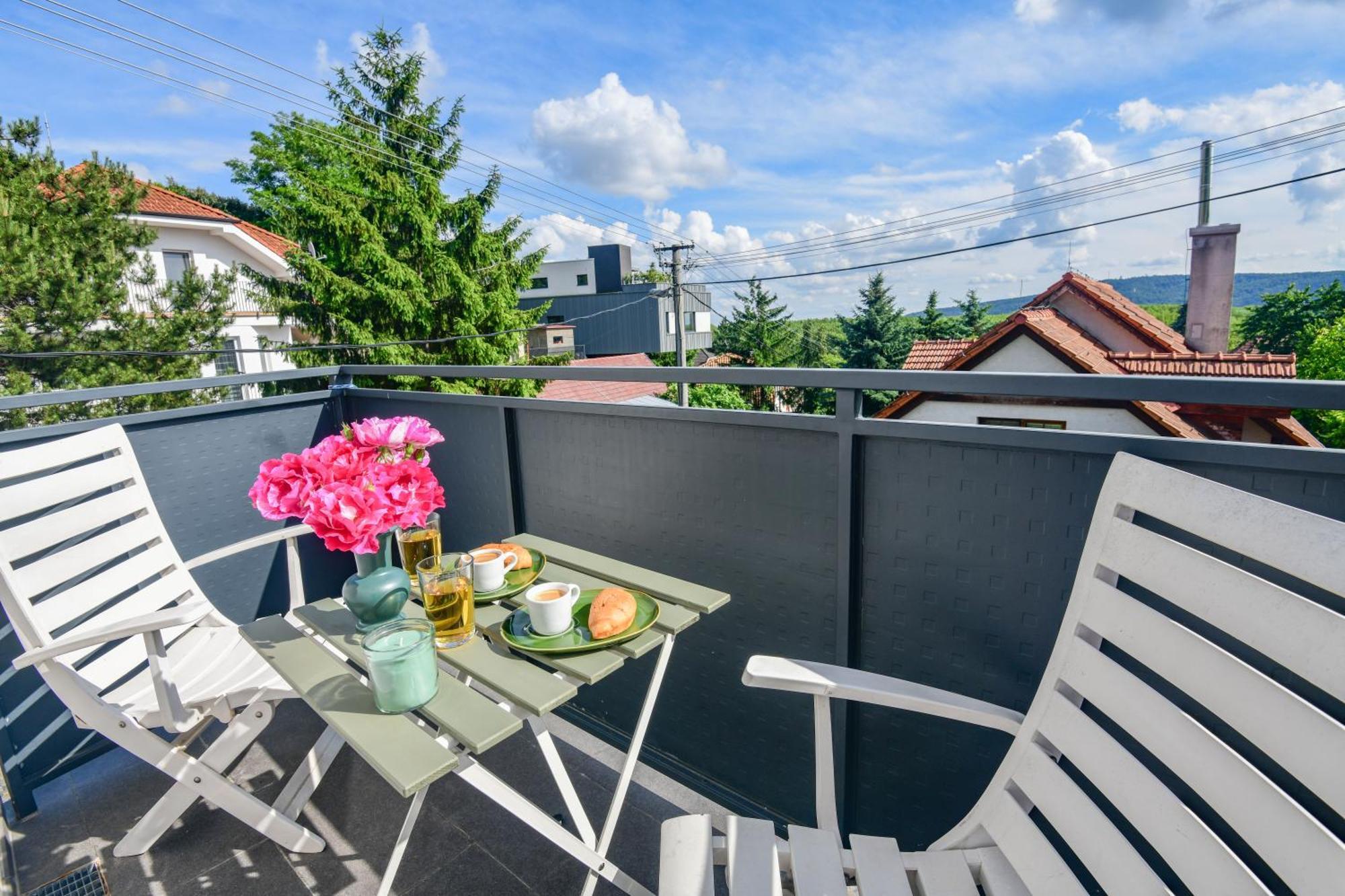 Rosemary Apartment Bratislava Buitenkant foto
